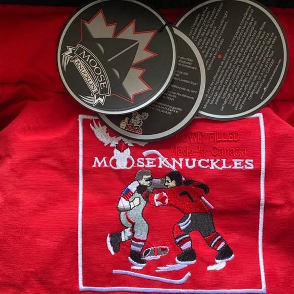 Moose Knuckles Stirling Parka red down coat with natural fur - Picture 9 of 11